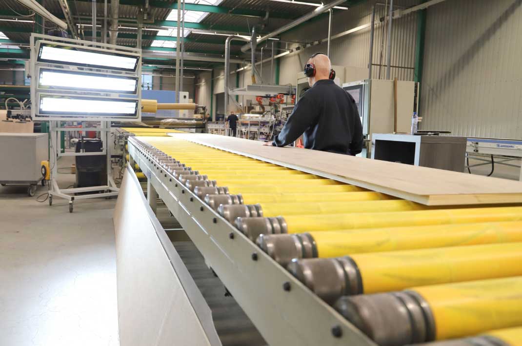 Controle maatwerkbladen fabriek Zevenhuizen